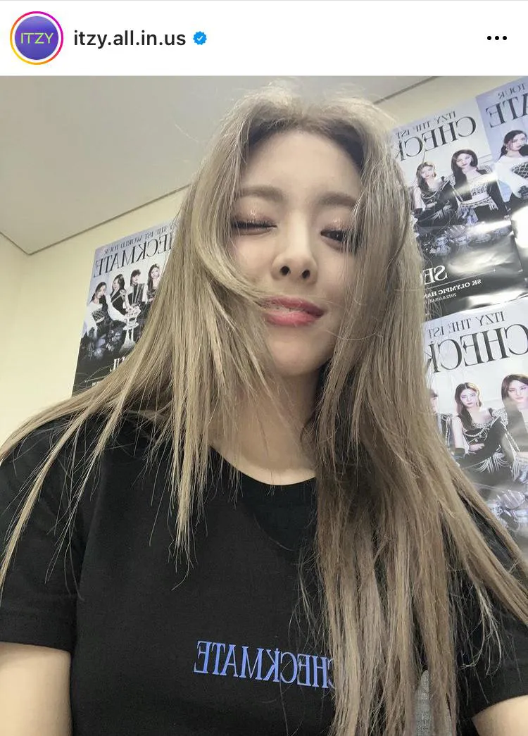 ※ITZY公式Instagram(itzy.all.in.us)より