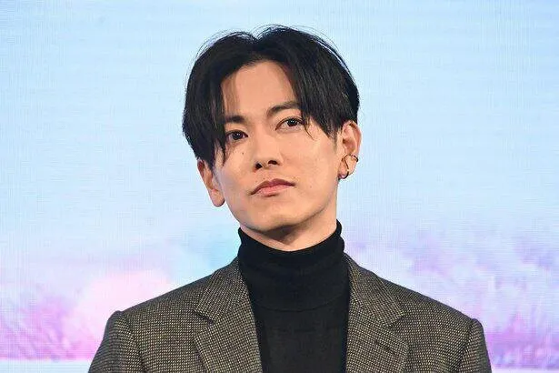 佐藤健、平岩紙との“恋つづ”懐かしツーショットに「主任と天堂先生だ