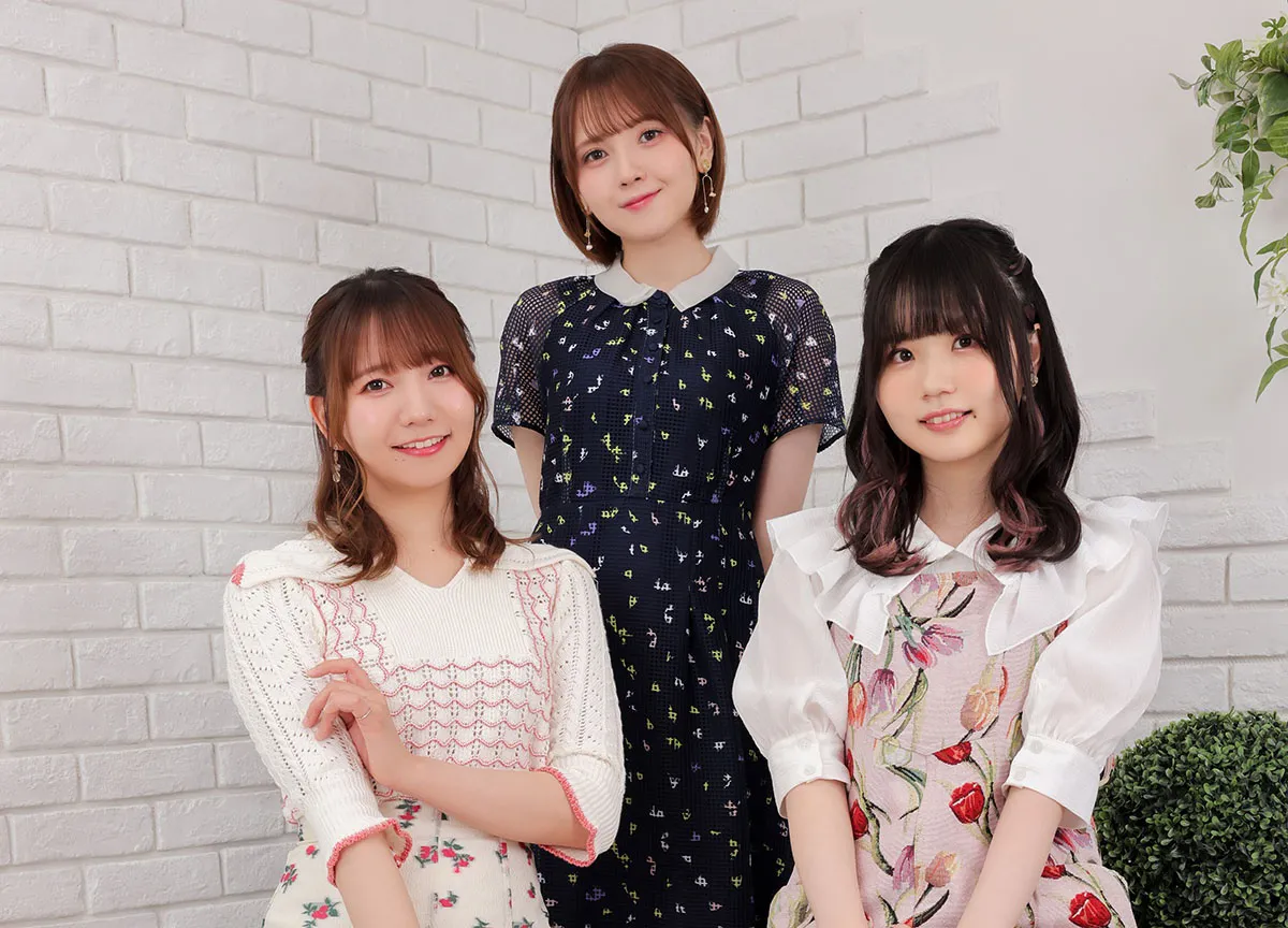 声優・和氣あず未（写真左）、鬼頭明里（同中央）、稗田寧々（同右）