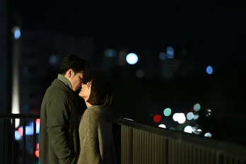 井上真央“悠依”と佐藤健“直木”の切なく美しいキスから身震いする展開へ<100万回 言えばよかった>