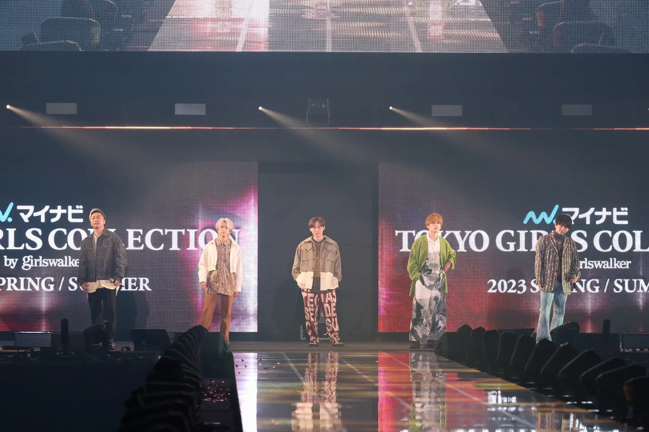 「第36回 マイナビ 東京ガールズコレクション 2023 SPRING/SUMMER」でライブパフォーマンスを披露したDa-iCE