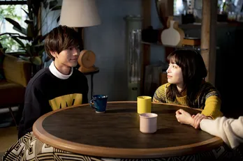 広瀬すず“空豆”と永瀬廉“音”、空想の花火大会で“手をつなぐ”＜夕暮れに、手をつなぐ＞