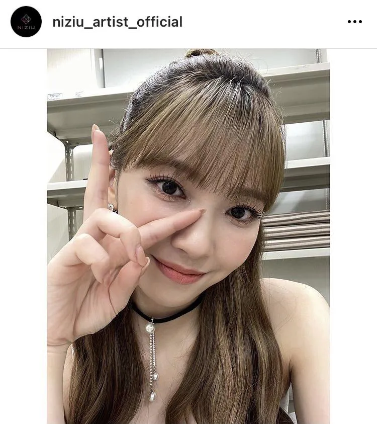 画像・写真 NiziUマユカ、クールな頬杖ショットを公開…久しぶりの