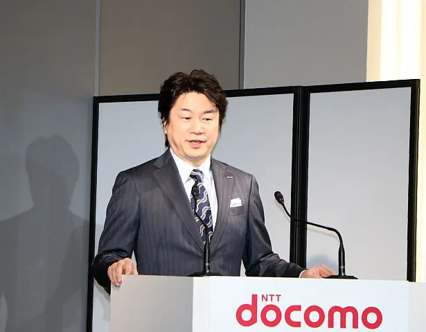 【写真】NTT ドコモ執行役員 映像サービス部長の小林智氏が「Lemino」を解説