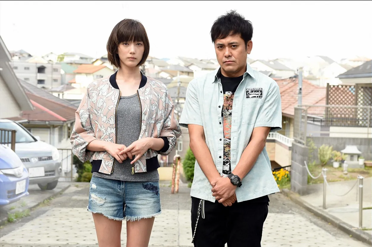 ドラマ「わにとかげぎす」の主演を務める有田哲平(右)とヒロインの本田翼(左)
