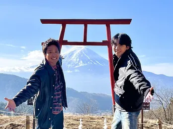 桐山照史&藤井流星、“2人旅”でお酒片手に本音トーク 10周年を迎えるグループへの思いも<ジャニーズWEST桐山&流星のサシタビ!!>
