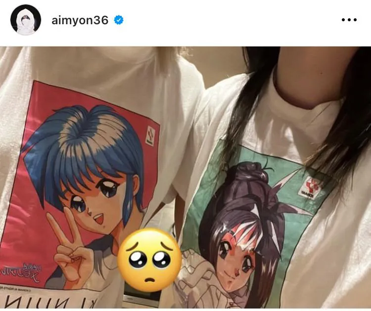 あいみょん&チェヨン、“カップルTシャツ”を身に着け寄り添うショット