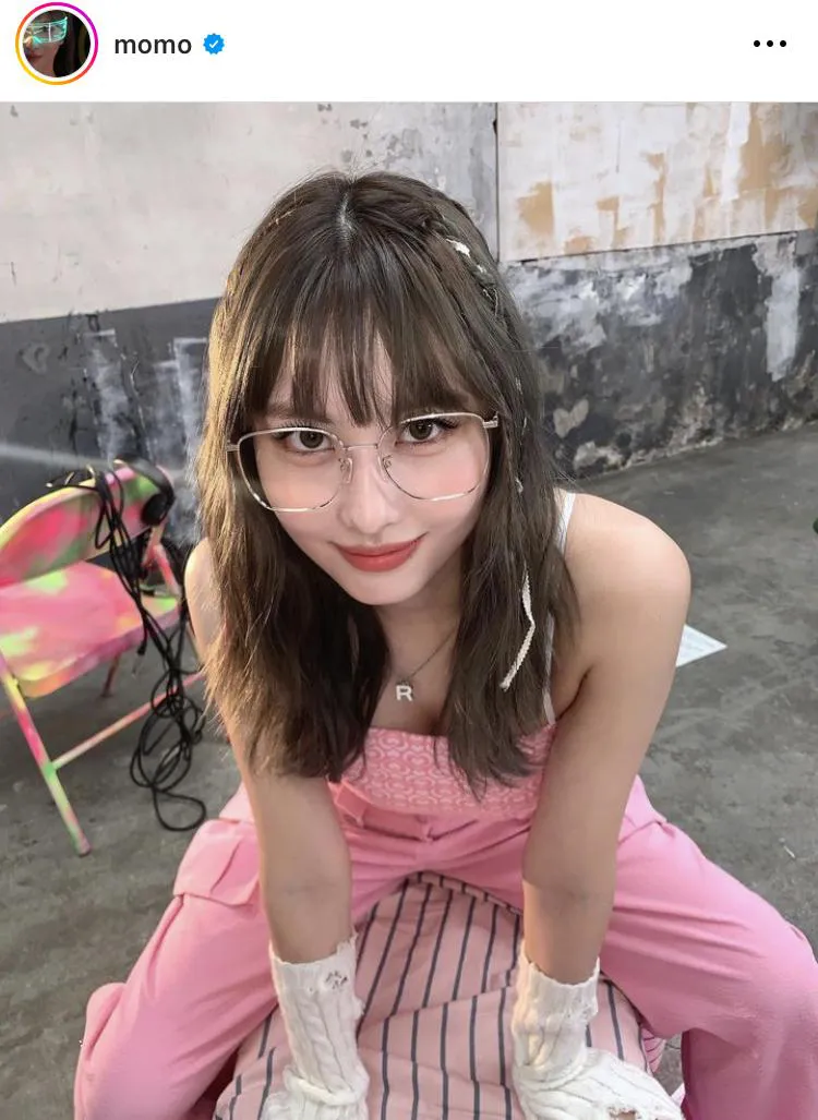 画像・写真 タンクトップ姿が大人っぽい…TWICE・モモ、表情もクールで