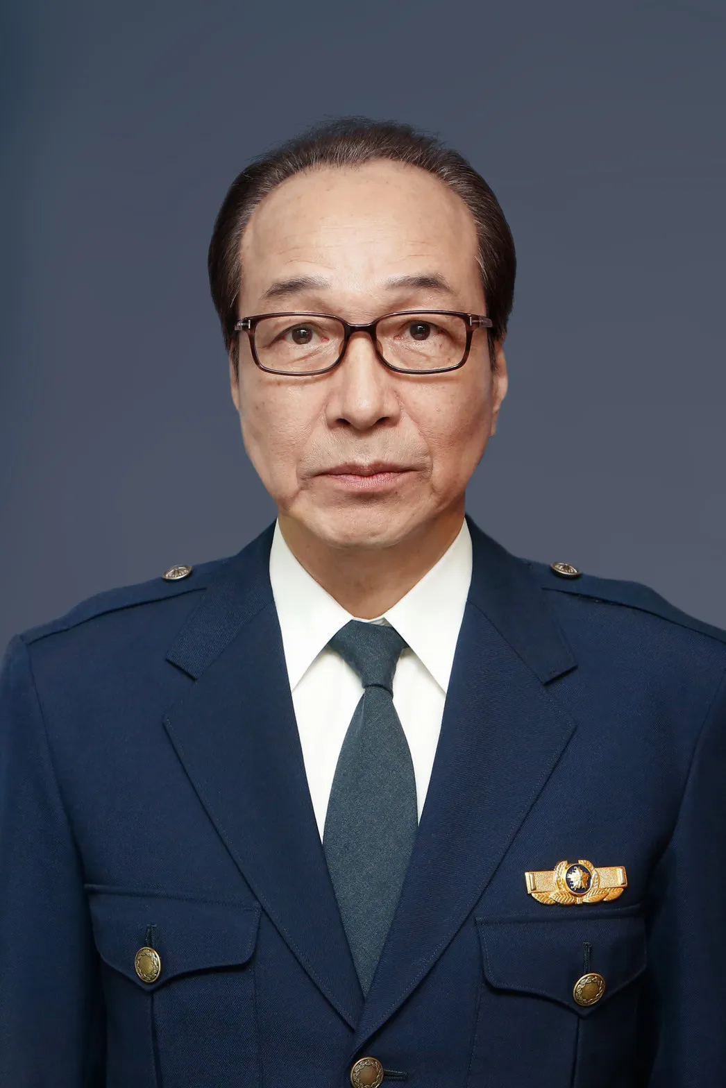 神奈川県警察学校の学校長・四方田秀雄を演じる小日向文世