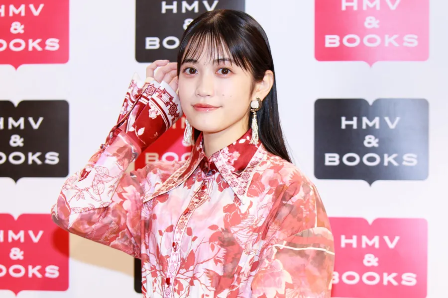 小泉萌香、初写真集に満足げ「完璧な写真集に仕上がった」 | WEBザ