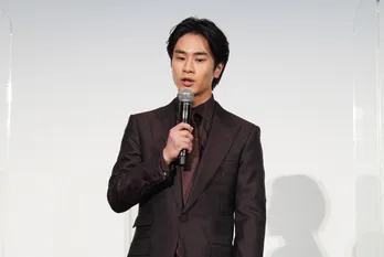 前田旺志郎、北川景子・山田裕貴・高橋文哉らとのわちゃわちゃ集合ショット公開「持つべきものは友」＜女神の教室＞