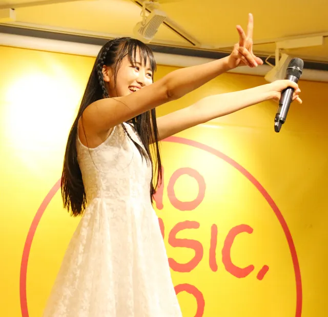 虹のコンキスタドール・“あかりん”こと中村朱里が、ニューシングルのリリースイベント“ソロ公演”を行った