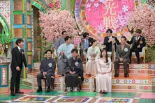 俳句「春光戦」決勝で横尾渉、梅沢富美男、立川志らくらが激突　7MEN侍・中村嶺亜らが廃校になる学校で「黒板アート」＜プレバト!!＞