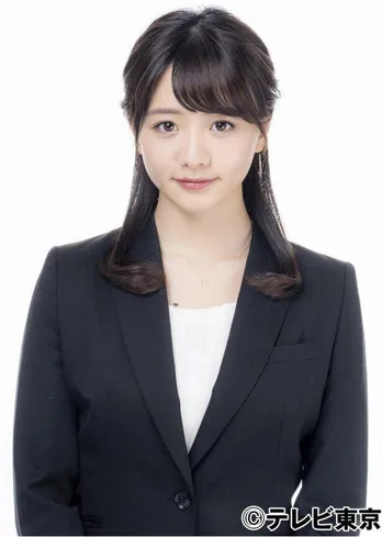 テレ東・森香澄アナ、テレ東社員最後の日に紺色のセーラー服姿を公開「顔小さすぎ…」「セーラー服最高!」などの声多数