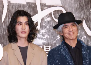 佐藤浩市、寛一郎との“親子登壇”に照れ「この並びが嫌なんで代わってもらえますか?」