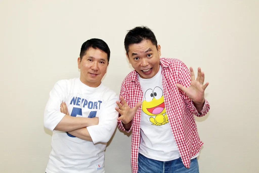 爆笑問題・太田光(右)と田中裕二(左)に、DVD「2017年度版 漫才 爆笑問題のツーショット」についてインタビュー！