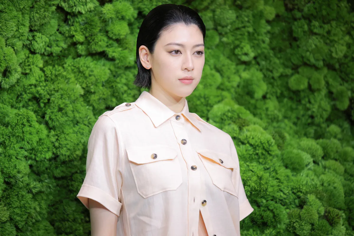 三吉彩花