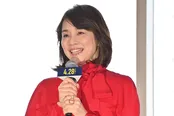 映画の完成報告会見に登壇した石田ゆり子