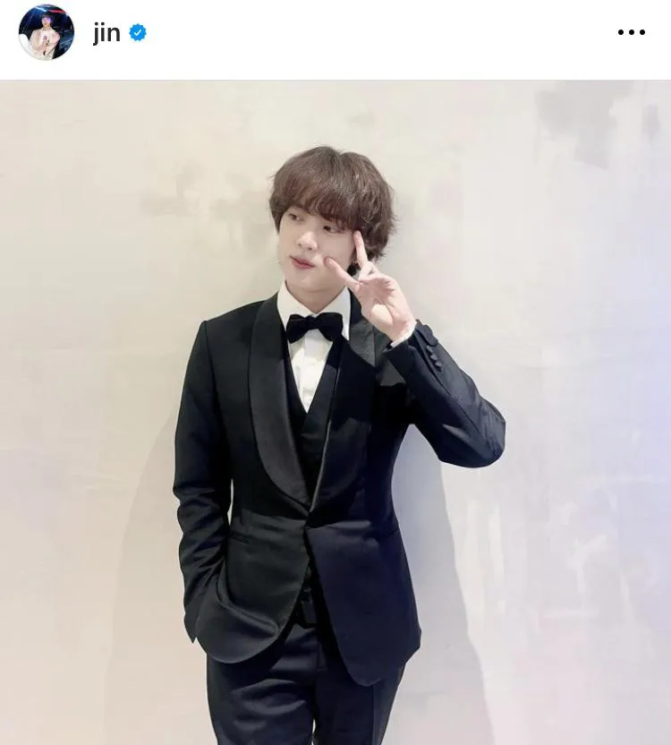  ※JINオフィシャルInstagram(jin)より