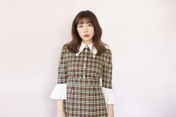 仲里依紗、鈴木亮平・賀来賢人と“デカ目”盛り盛りギャル姿に「ギャップたまらん」「かわいすぎる」と反響を呼ぶ