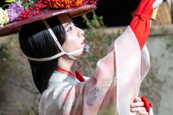 板垣李光人“井伊虎松”の美しすぎる女装が話題 「青天を衝け」では慶喜の弟“プリンス・トクガワ”役<どうする家康>