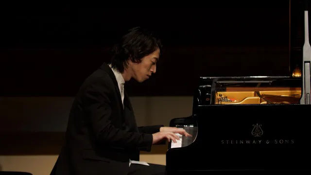 【写真】多様な音楽活動を行うピアニスト・角野隼斗