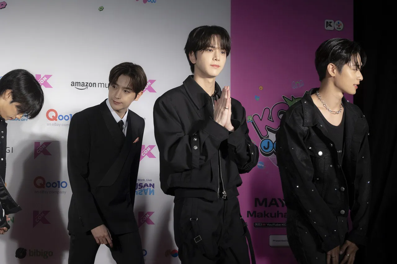 画像・写真 THE BOYZ、モノトーン衣装で登場 渾身の“K”ポーズ披露も