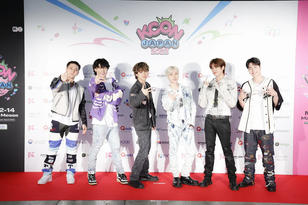 「KCON JAPAN 2023」3日目のレッドカーペットに登場したiKON