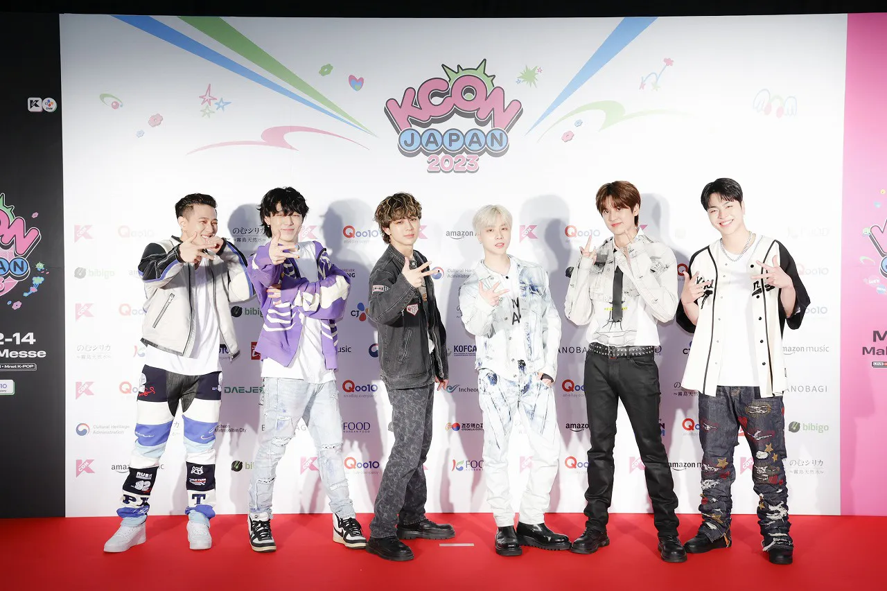 「KCON JAPAN 2023」3日目のレッドカーペットに登場したiKON