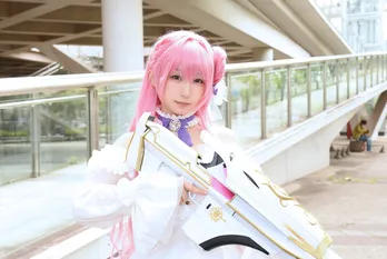 伊織もえ、圧倒的クオリティーの「NIKKE」コスプレで魅了「全解体×大改造くり返し原作の雰囲気を再現」<ニコニコ超会議>