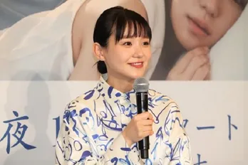 奈緒&田中みな実、劇中では見られない“ほっこり2ショット”に反響「二人とも良い笑顔」<あなたがしてくれなくても>