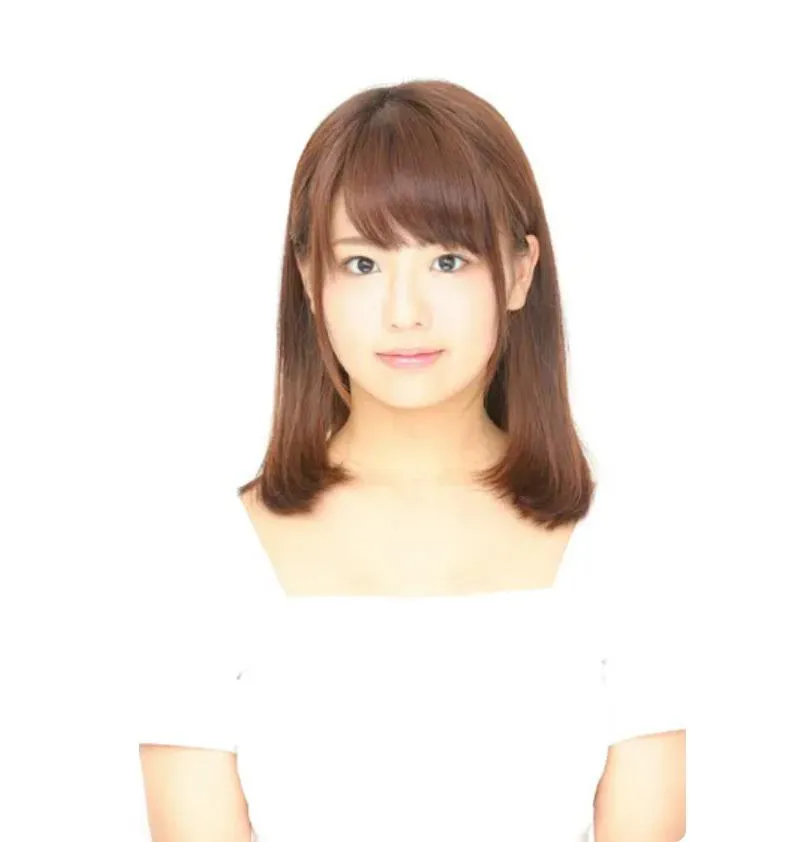 “綺麗すぎて凝視できない”…元AKB48グラドル・平嶋夏海、ナース姿で純白なランジェリーから豊満な胸元があらわな姿に「大人かわいい」の声
