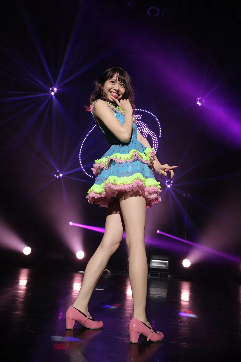 【写真】見事な脚線美を見せた飯田桜子。「Tokyo Performance Collection」と題して、メンバーはファッションショー風に登場した。