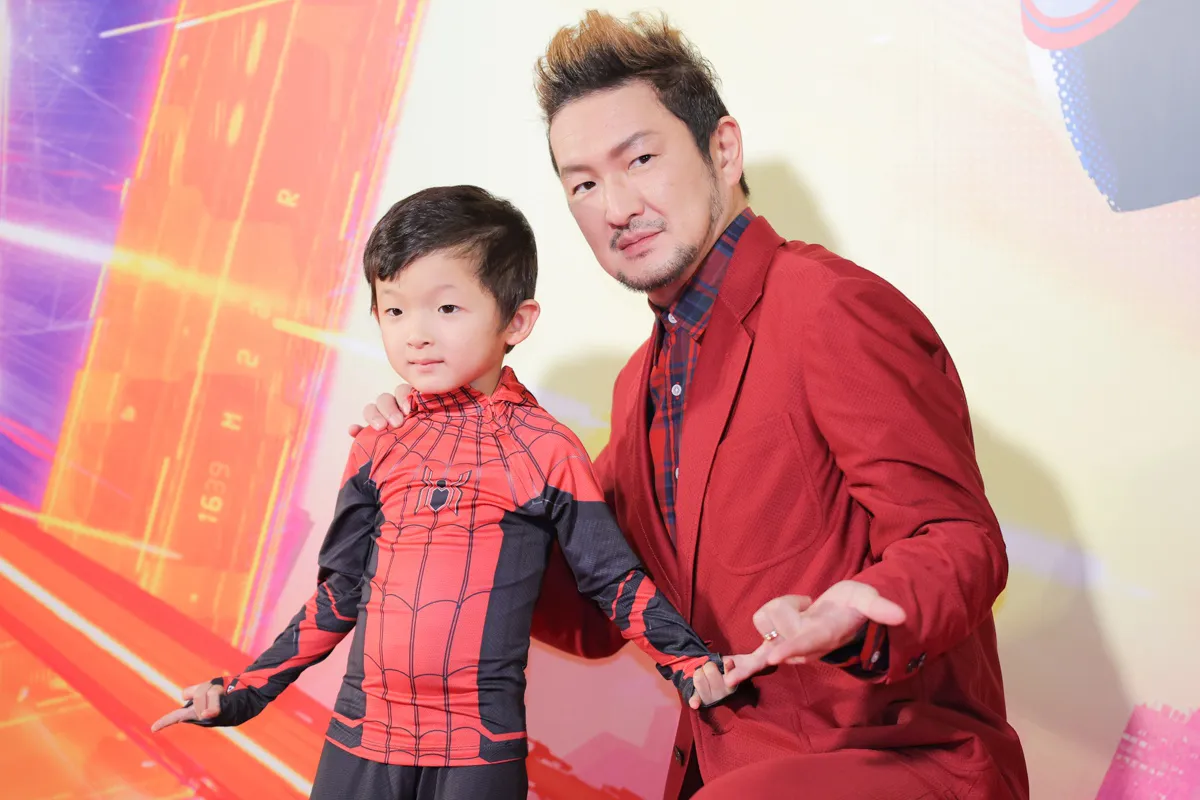 「スパイダーマン：アクロス・ザ・スパイダーバース」日本最速試写会レッドカーペット・イベントに登壇した小川陽喜、中村獅童