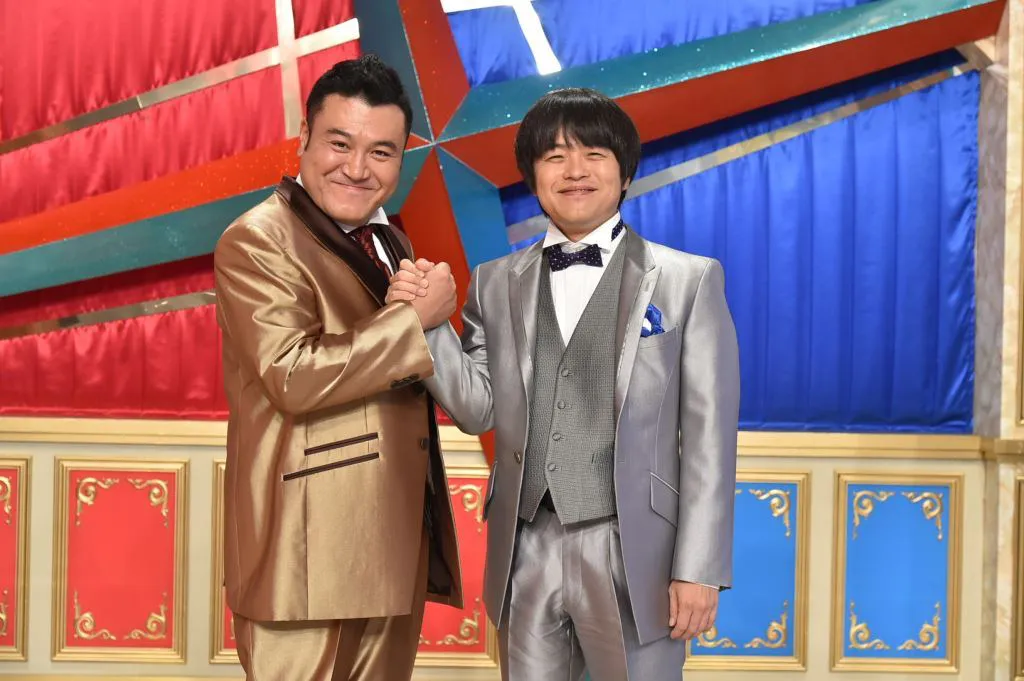 「笑×演」でMCを務めるバカリズム(右)と山崎弘也(左)