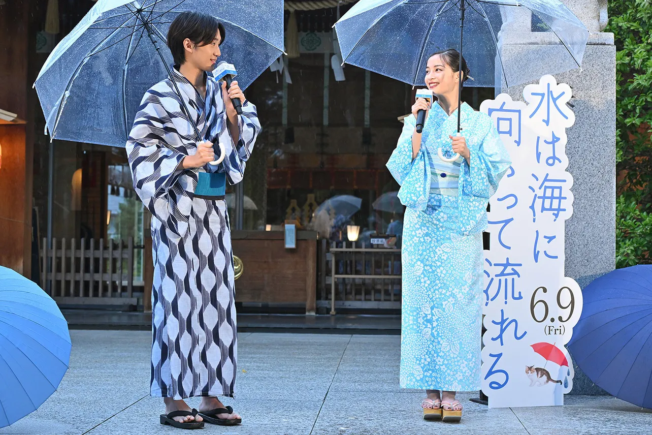 映画「水は海に向かって流れる」公開直前ヒット祈願イベントより