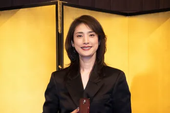 天海祐希、2つの舞台作品で「菊田一夫演劇賞」を受賞「ものすごく驚いておりますし恐縮しています」