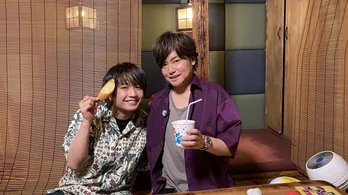 森久保祥太郎“息子みたいなもん”保住有哉の愛され術をひも解く「すげーな、お前、本を書け！」＜声優と夜あそび＞