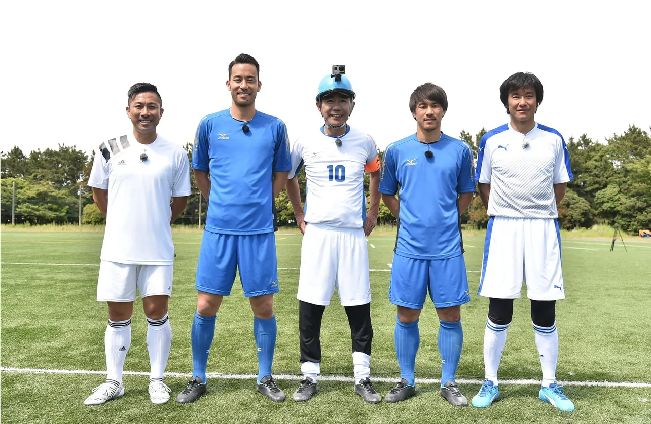 サッカー対決には、日本代表の岡崎慎司選手・吉田麻也選手が参戦！