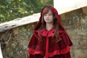 橋本環奈・新木優子・岩田剛典のキャラクターカットとティザー予告映像が解禁<赤ずきん、旅の途中で死体と出会う。>