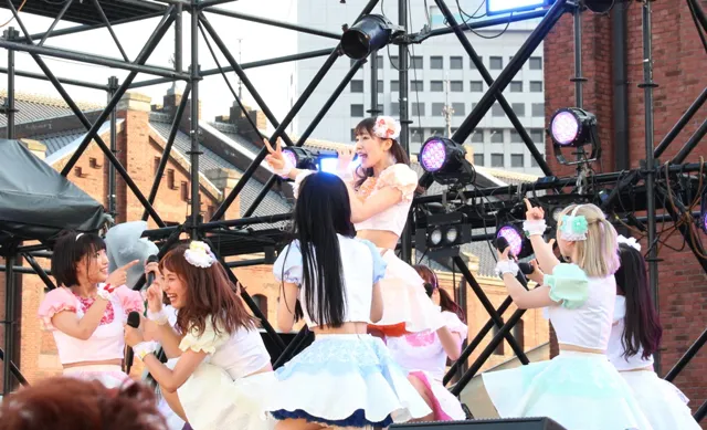 FES☆TIVEが「アイドル横丁夏まつり!!～2017～」で、5thシングルに収録される新曲「約束の温度」を初披露した