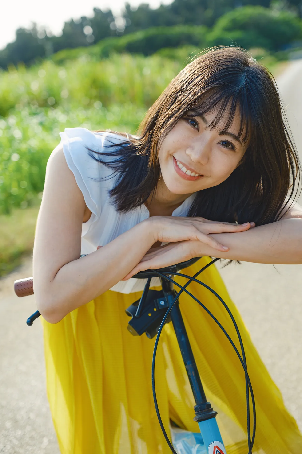 鈴木ふみ奈5冊目の写真集「LOVE＆PEACE」が7月25日に発売