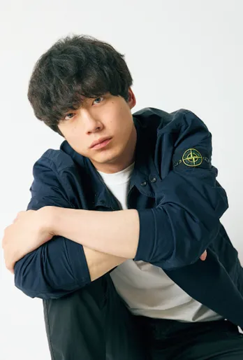 坂口健太郎が明かす、主人公・二宮の印象「心の奥底で静かに熱い炎を燃やしている男」<CODE-願いの代償->