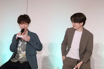 菊池風磨＆渡辺翔太、人見知りをさく裂させトリンドル玲奈が「こんな現場は初めて」＜ウソ婚＞