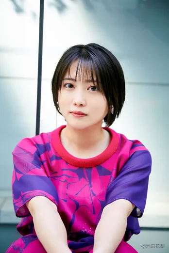 志田未来、田中圭主演ドラマで後輩の郵便配達人役に「徐々に明かされていく真実にぜひご期待ください」<ブラックポストマン>