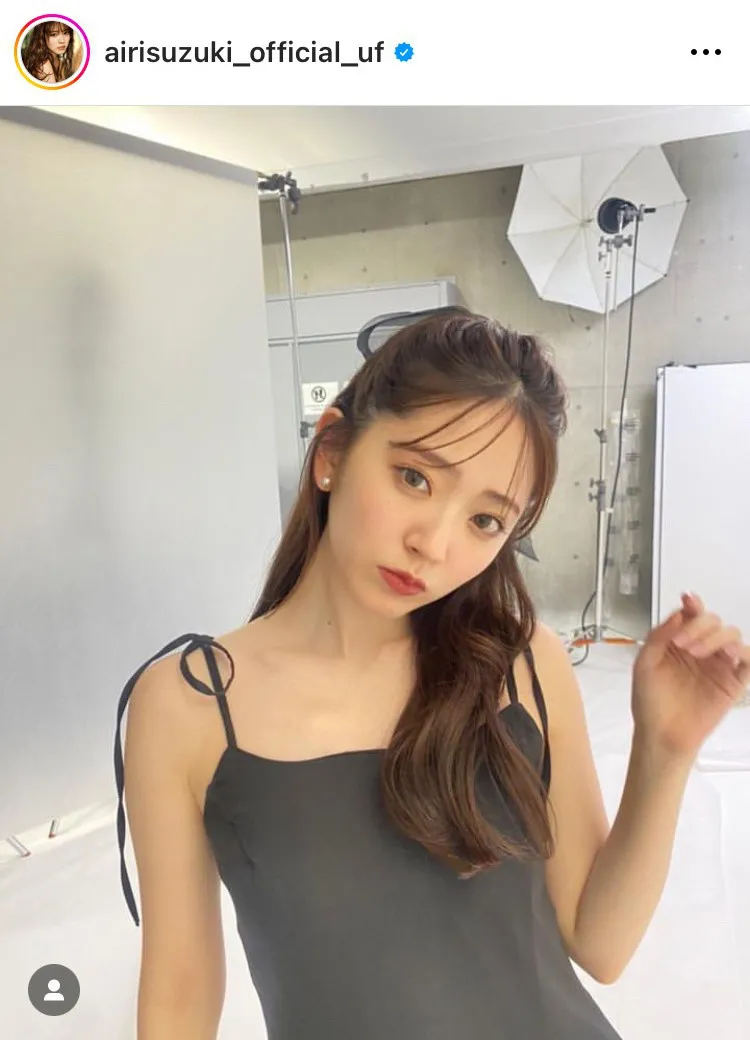  ※鈴木愛理公式Instagram(airisuzuki_official_uf)より