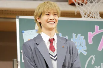 「同じ誕生日って奇跡」高橋文哉ら『交換ウソ日記』メンバーが、茅島みずき＆齊藤なぎさの誕生日をお祝い