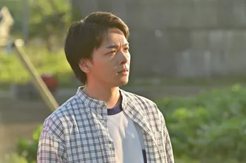 スランプ気味の作家“太郎”中村倫也が立ち向かう戦慄の“田園ミステリー”が開幕<ハヤブサ消防団>