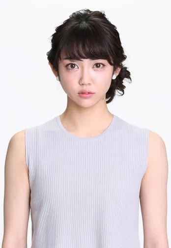“朝ドラ女優”山谷花純、東京ドームでの始球式のオフショット公開「結果、ワンバウンド」