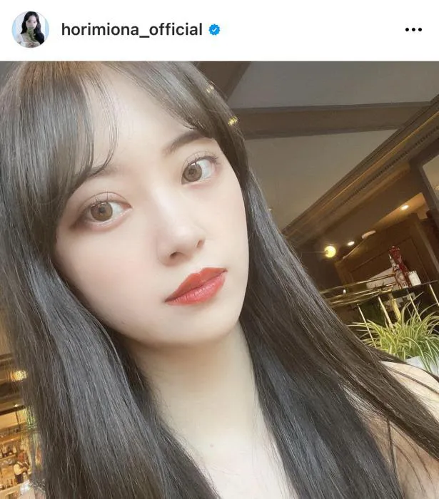 ※堀未央奈オフィシャルInstagram(horimiona_official)より